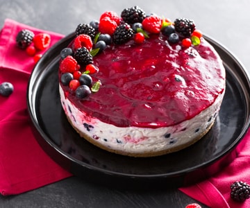 Tarta de queso con frutos del bosque