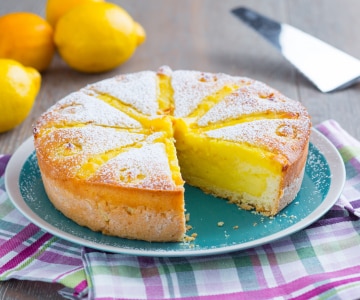 Tarta con crema de limón