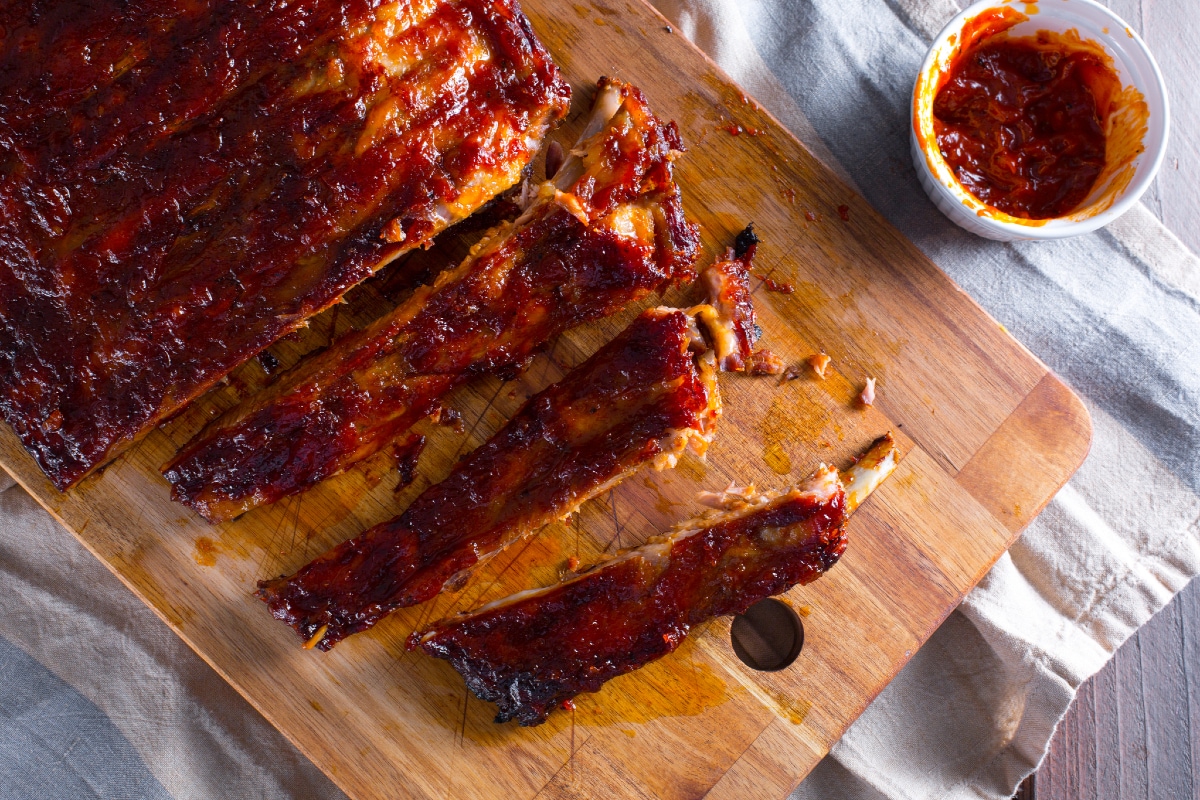 Costillas glaseadas con salsa bbq