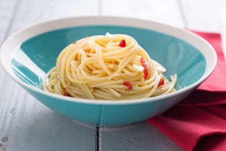 Espaguetis ajo, aceite y guindilla