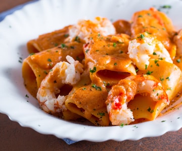 Paccheri con crema de cigalas y gambas