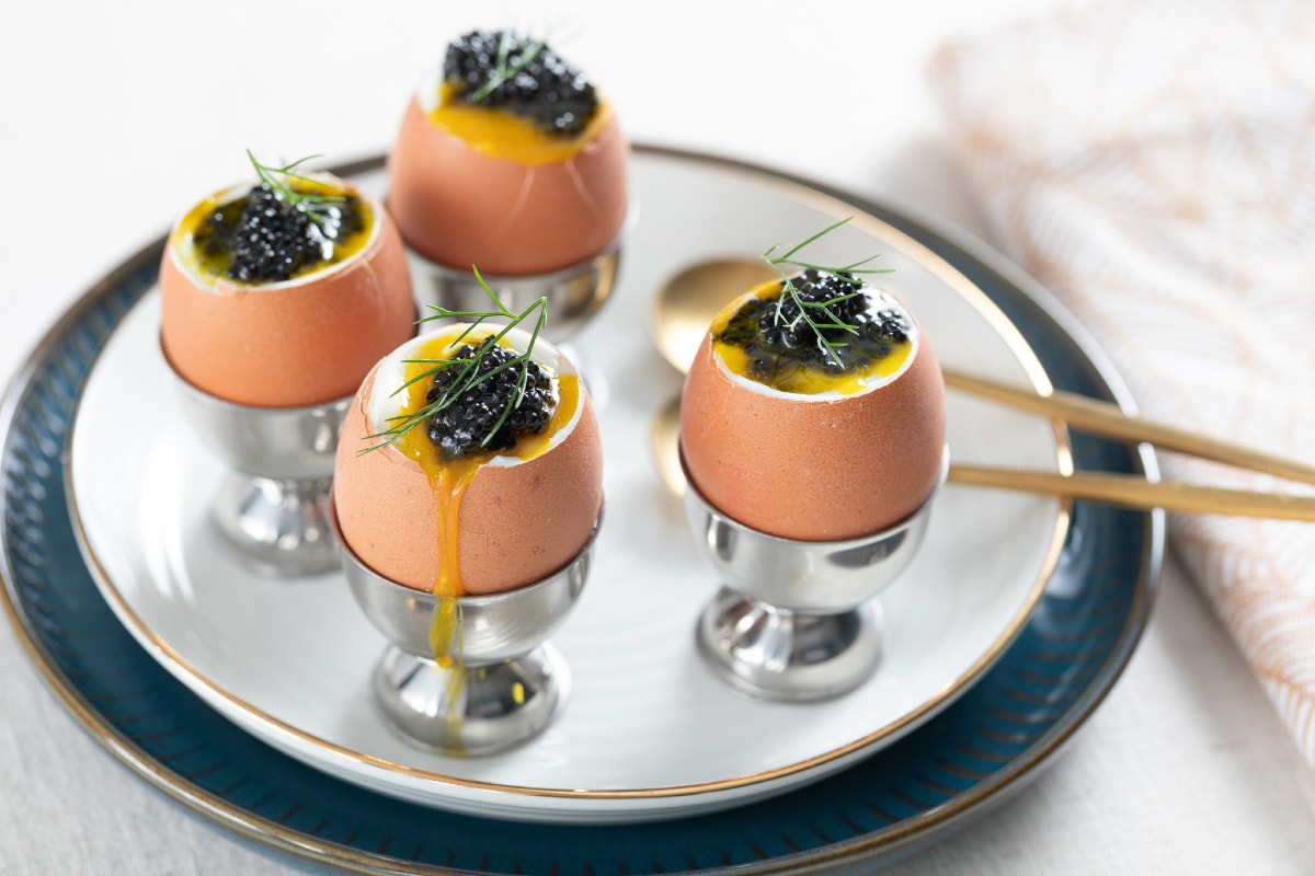 Huevos pasados por agua con caviar