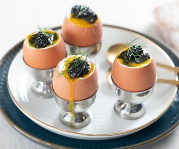 Huevos pasados por agua con caviar